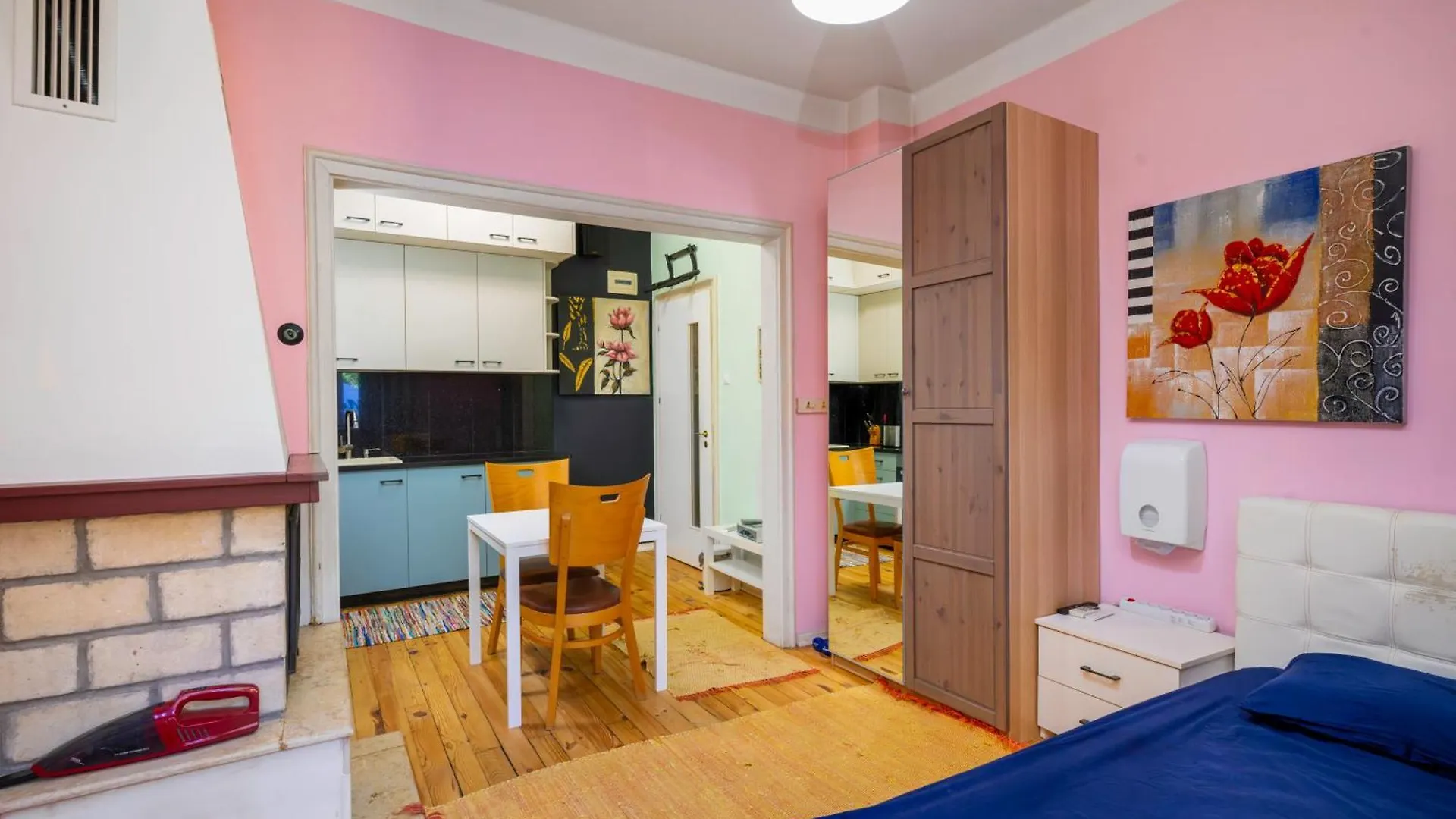 Sofia'S 1Bd Colourful Getaway Near Ndk Apartment Bulgaria